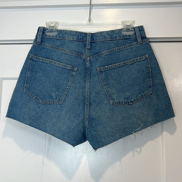 Wild Fable Blue Distressed Jean Shorts size 6. In perfect condition! - Picture 5 of 10